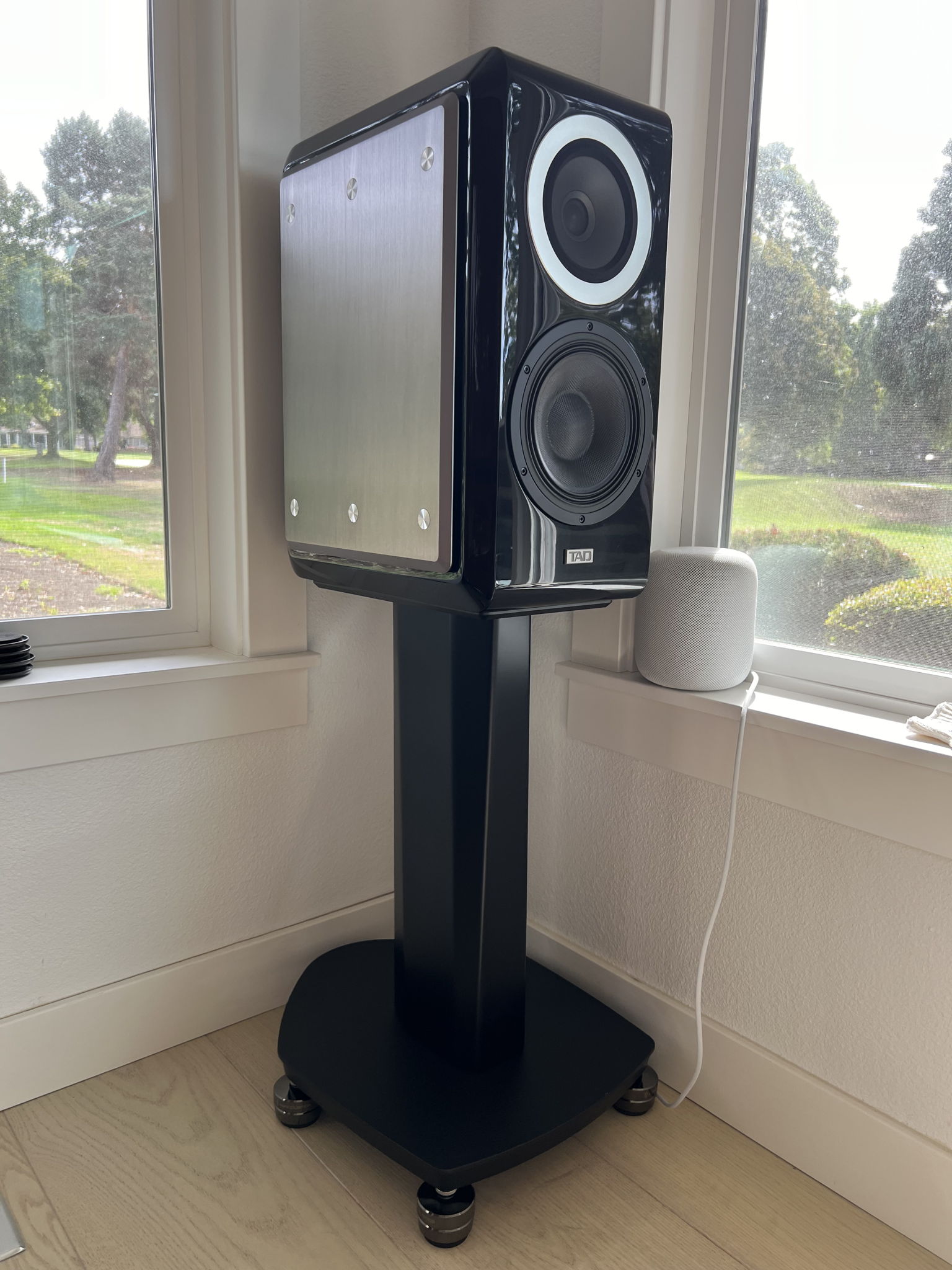 TAD CE1TX-K Gloss Black (with stands) 3