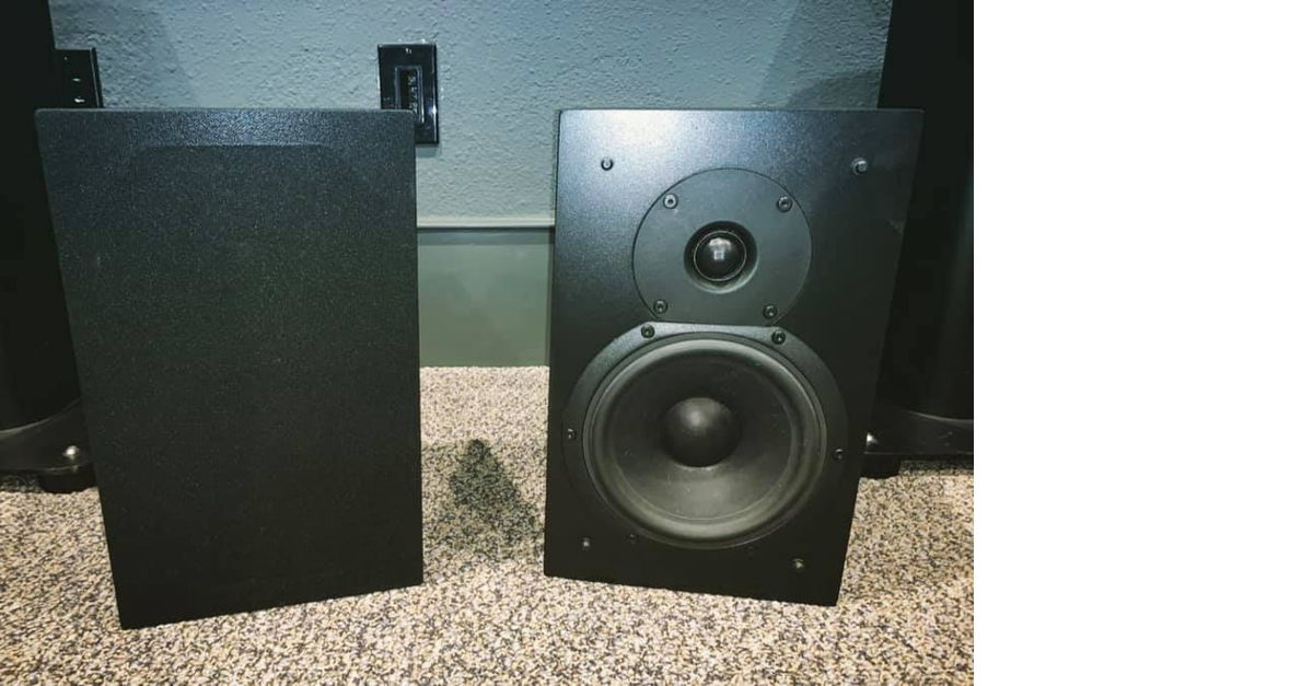 Triad bookshelf speakers 2025