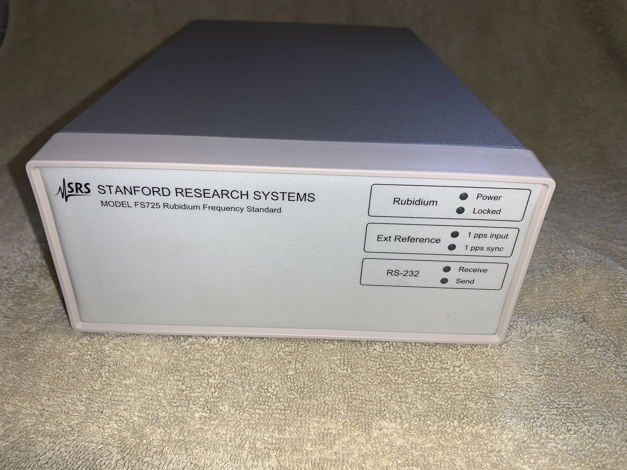 SRS (Stanford Research System) FS 725 reference clock, ...