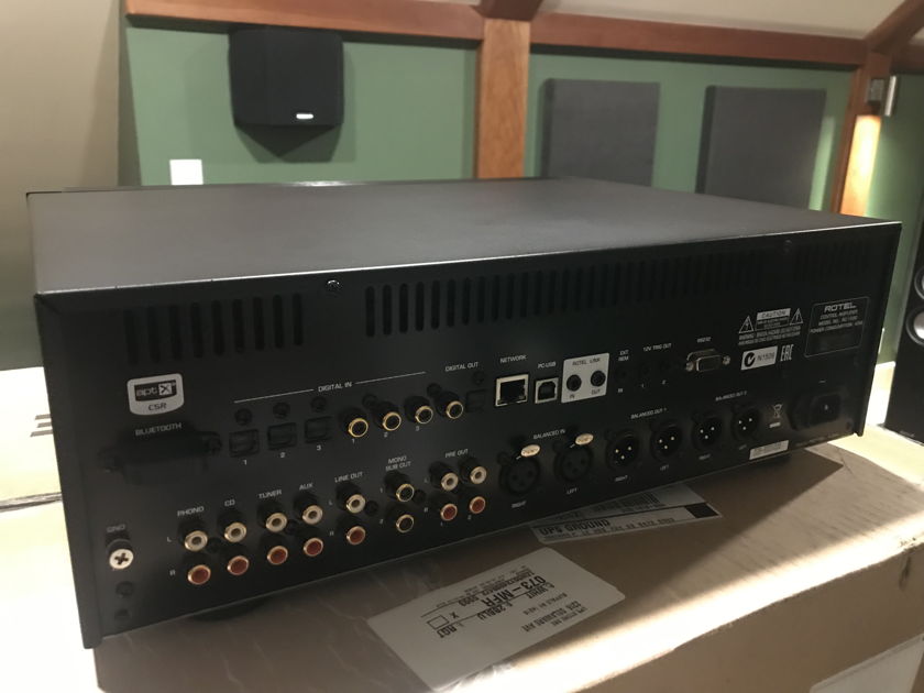 Rotel RC-1590 Preamp in Black...Great Condition & 40% OFF!!