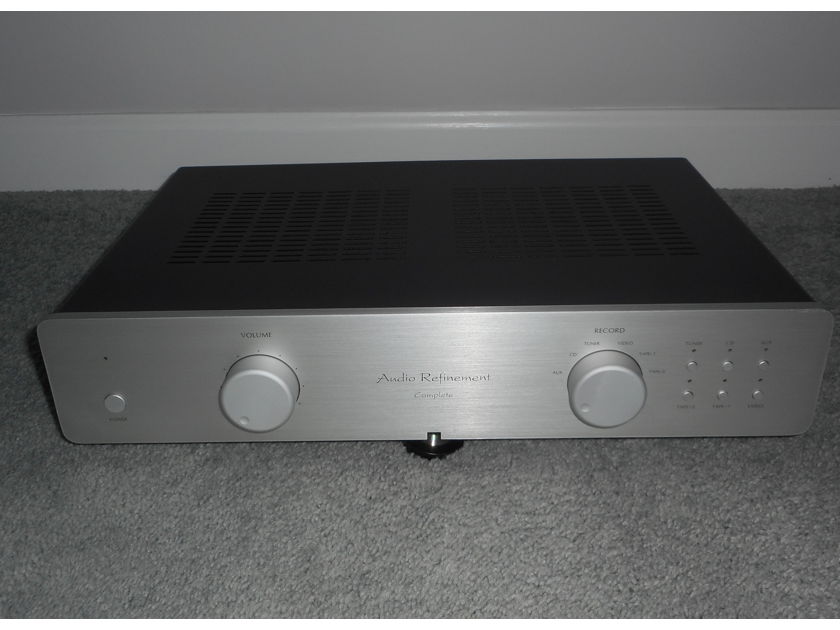 Audio Refinement Complete * Integrated Amp * Silver * No Reserve !