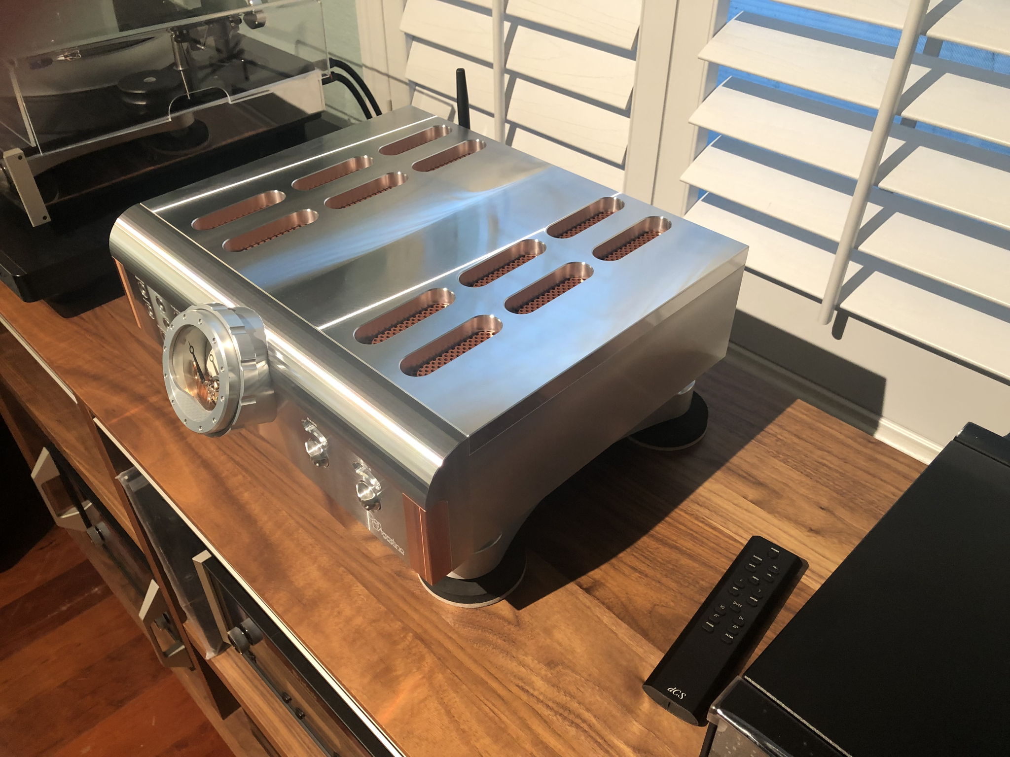 Dan D'Agostino Momentum Preamplifier Upgraded To HD - S... 2