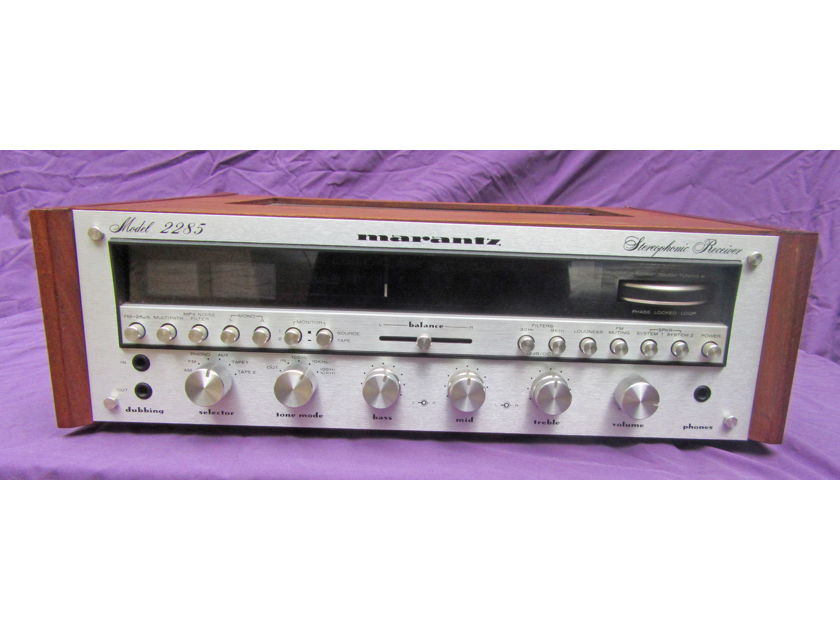 Marantz 2285 Stereo Receiver With Wood Casing Beautiful and Rare