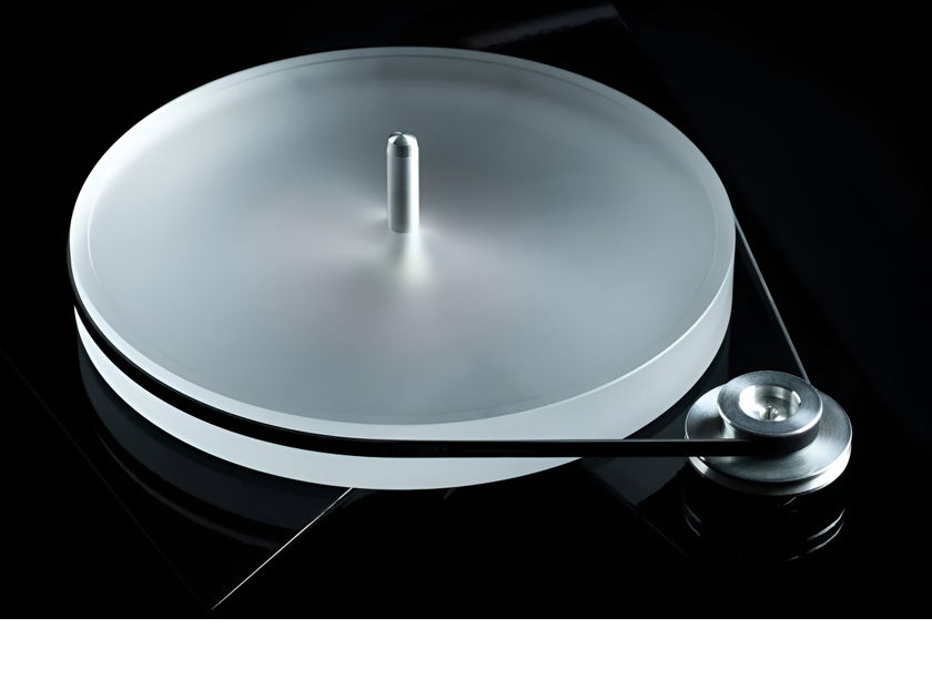 Pro-Ject AC/DC Limited Edition Turntable / Rock Legend Tribute