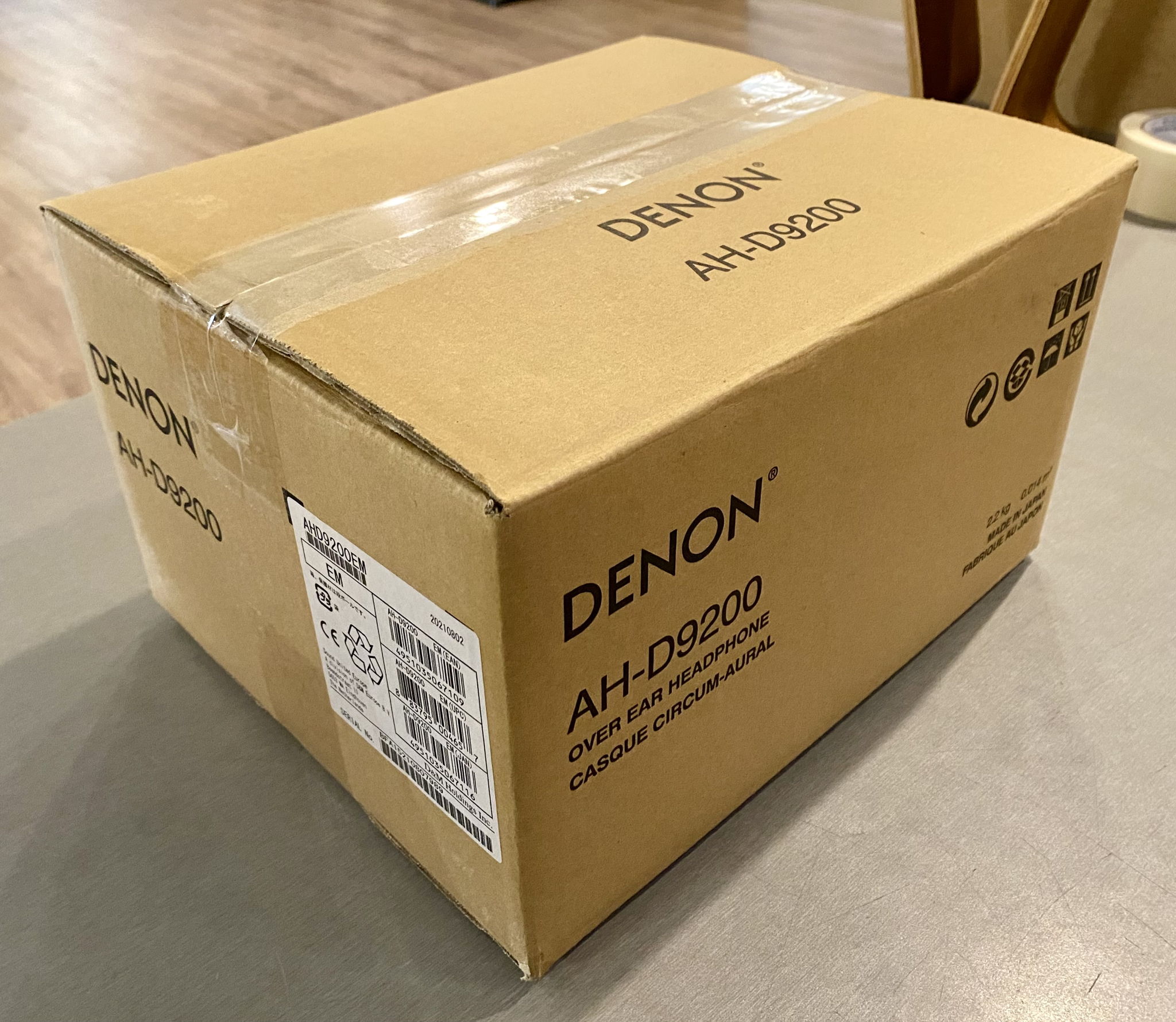 Denon AH-D9200 Closed-Back Headphones 7