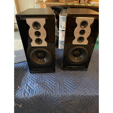 XR50B-4 speakers