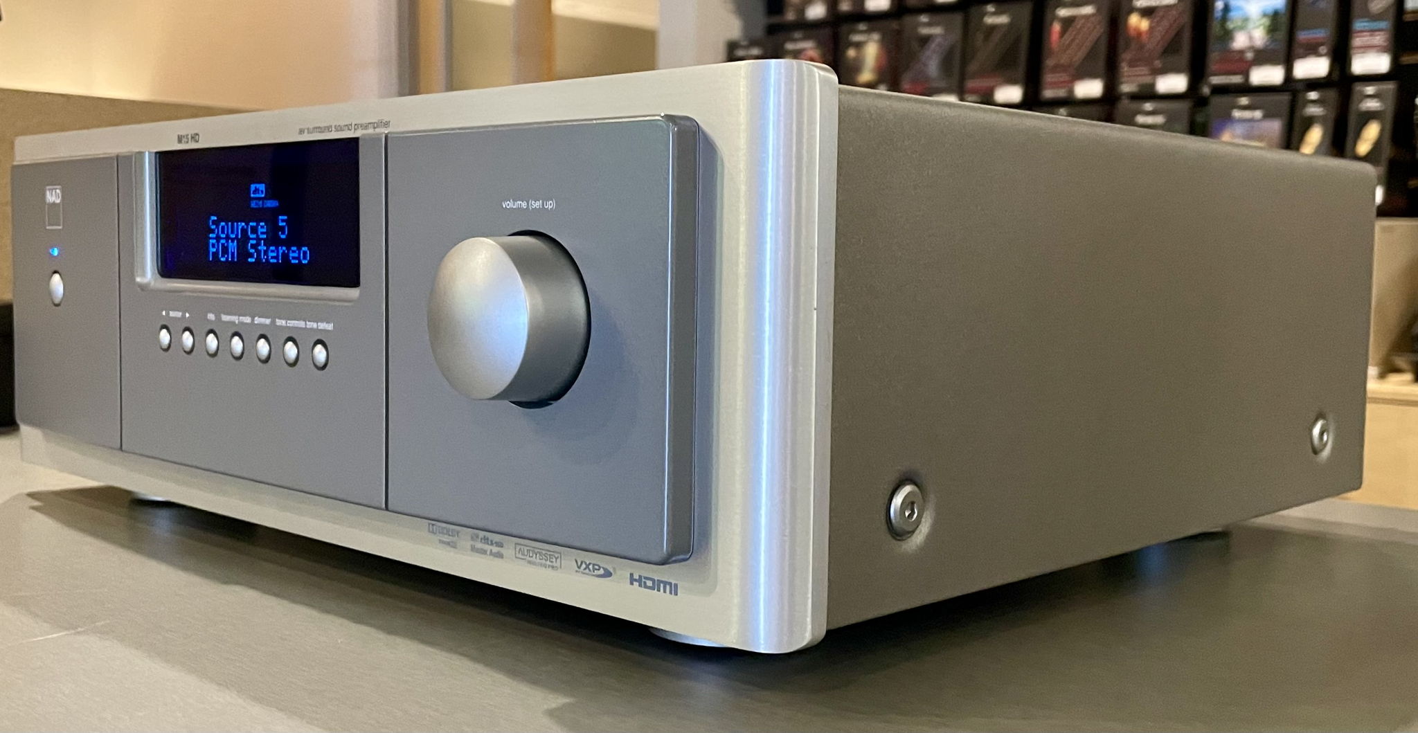 NAD M15 HD Surround Sound Preamplifier [Gen. 1] 3