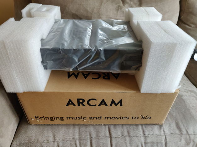 Arcam FMJ A19 Integrated Amplifier Stereo Preamplifier ...
