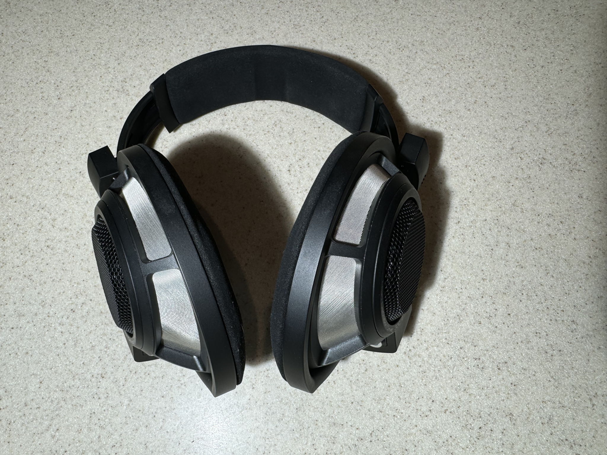 Sennheiser HD800S w/ balanced & unbalanced cables 4