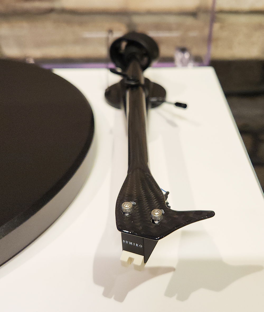 Pro-Ject Debut Carbon Evo in Satin White w/ Sumiko Rain... 3