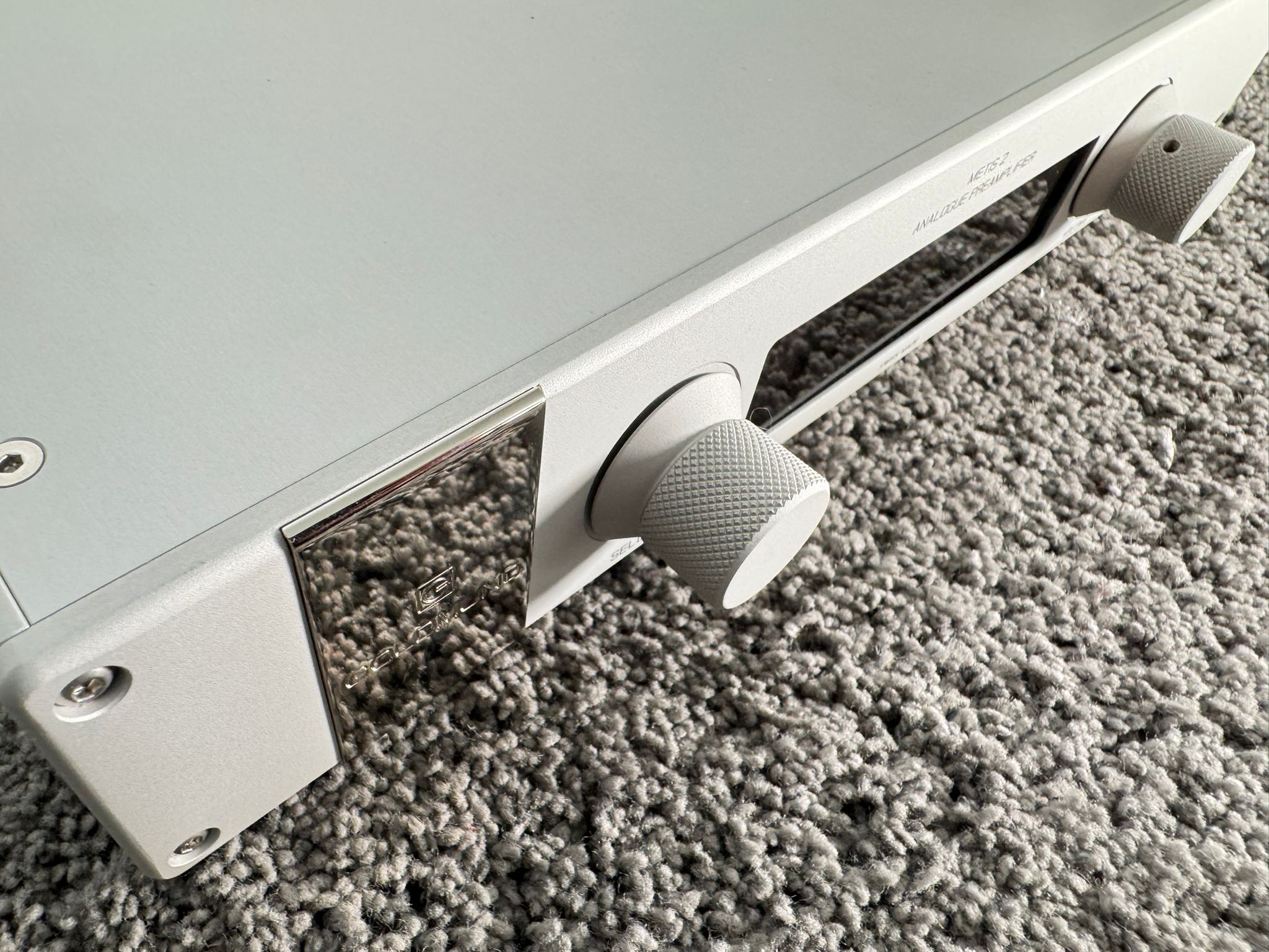 Goldmund Metis 2 pre amplifier in silver 3