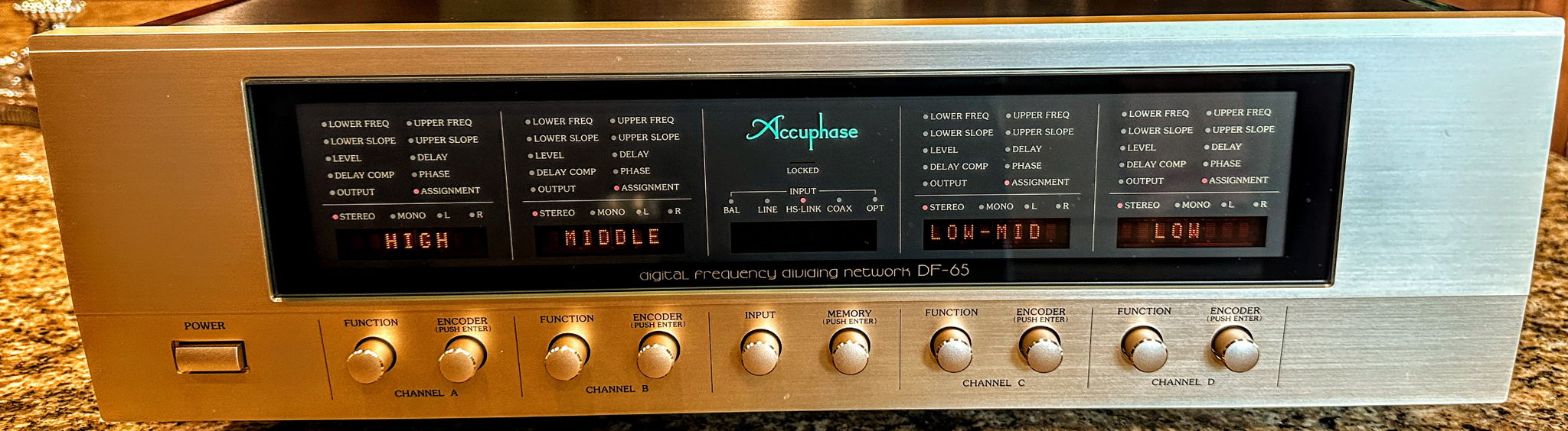 Accuphase DF-65 Active Digital Crossover