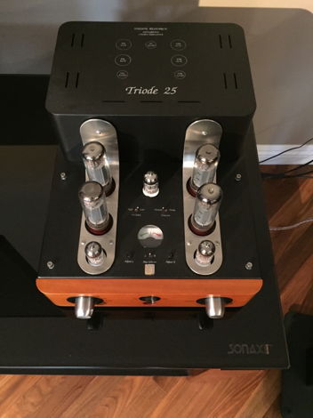Unison Research Triode 25   NEW